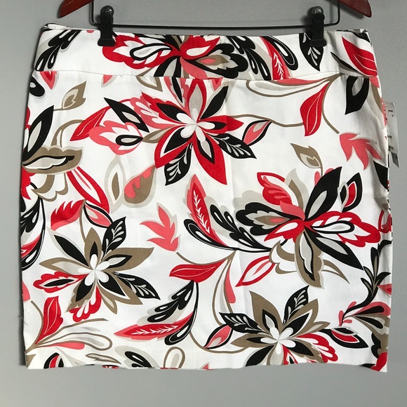Cleo Petite Cotton NWT Skirt. So Cute! Size 16